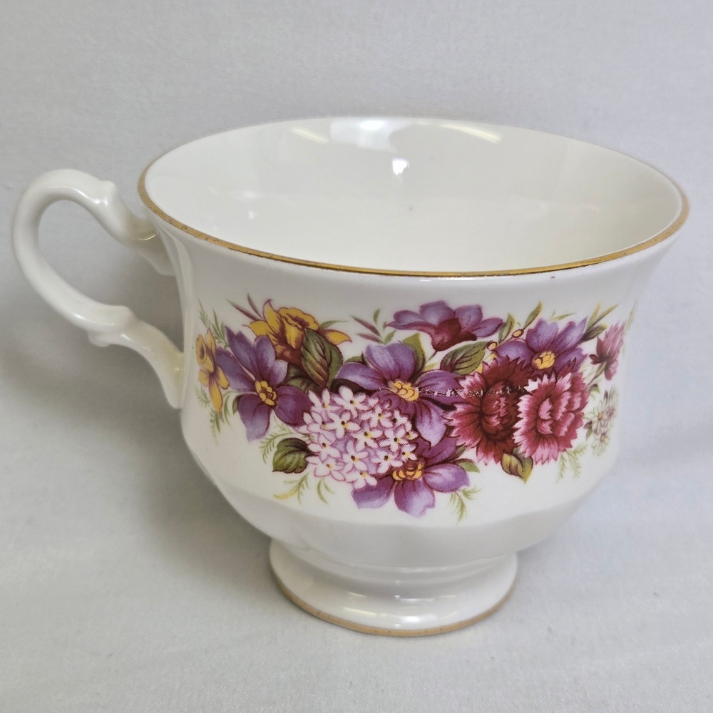 Queen Anne Teacup Bone China D679 Pattern 8629 Floral Gold Trim England Vintage